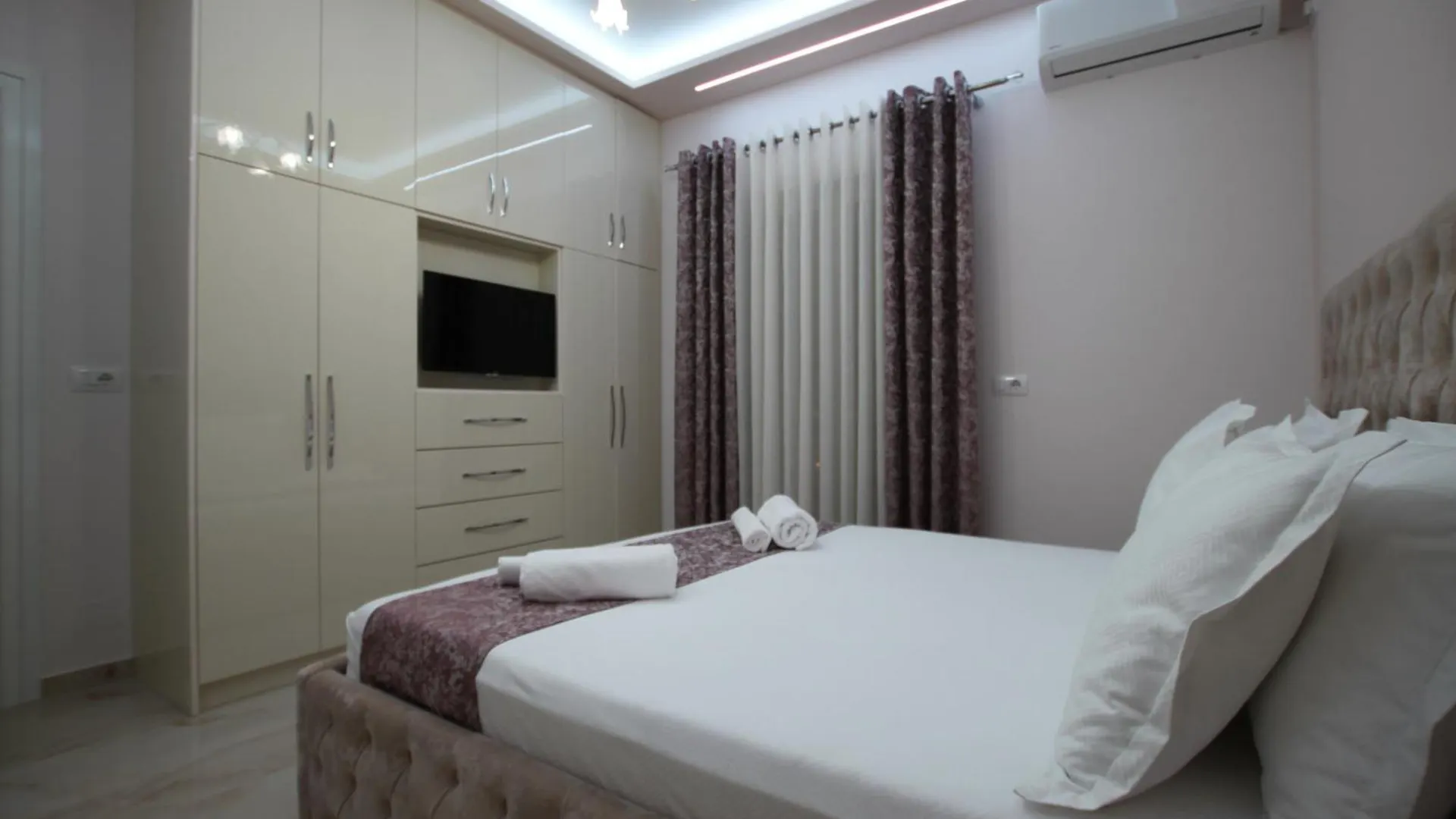 Vila Armela Sarande Albania